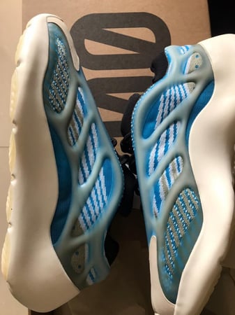 Adidas Yeezy 700 V3 Azareth