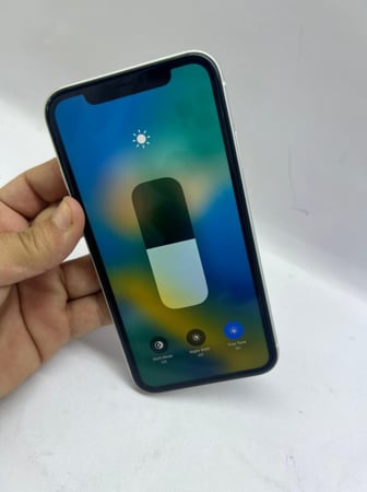 مستخدم - ايفون اكس ار ابيض  64