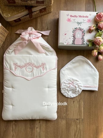 مدس مع لفة وقبعة