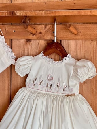 فستان  شك يدوي مع القبعة الفرنسية  0-3 الى 1