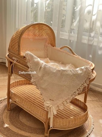 سرير الخيرزان - محايد