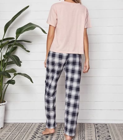 طقم بيجامه بنقش وردي