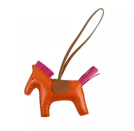 تعليقة للحقيبة بشكل حصان