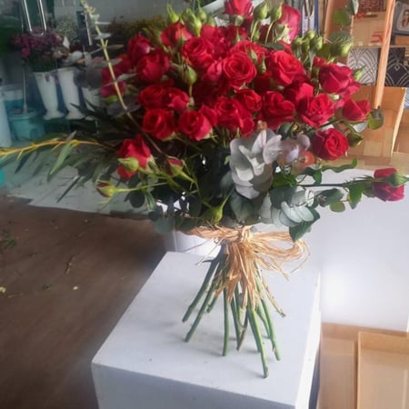 باقه ورد بيبي روز لون احمر طبيعي