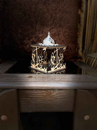 مبخرة خشبيه مربعه بالاسم