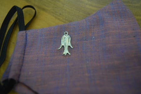 اضافة اكسسوار معدني للكمامة