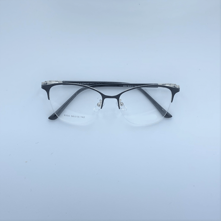 نظارة طبية بيضاوية  مصنوعة من المعدن  موديل 8204C5