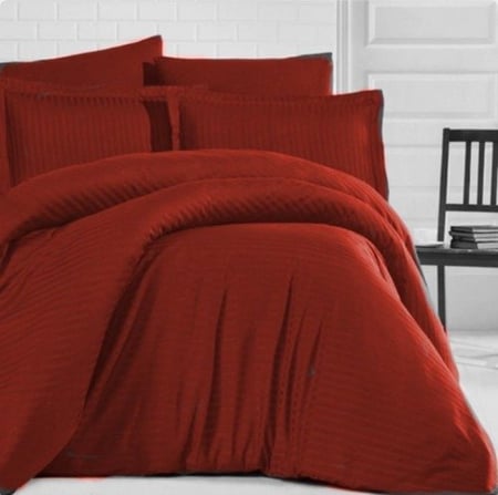 كيس مخدة عنابي  جميع المقاسات