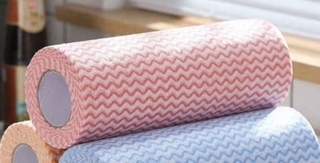 رول مناشف ملونة / ٥٠ قطعة في كل رول