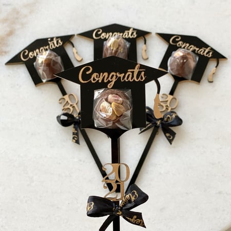 توزيعات شوكولاته على شكل قبعة تخرج