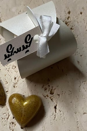 توزيعات مستكه معطره مع كسر عود