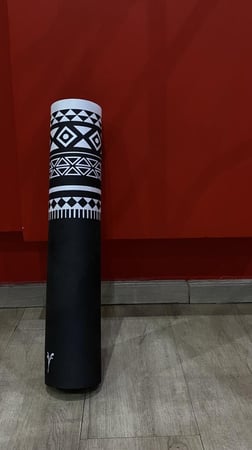 بساط تمرين تالي الليل - لون اسود مخملي فاخر "سميك"