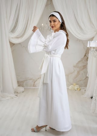 Off-white reception set