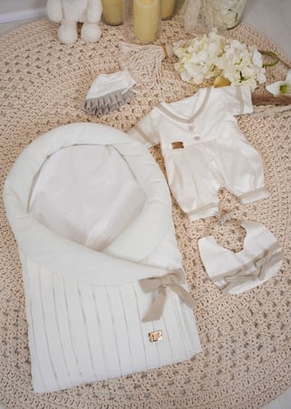 مجموعة استقبال المولود