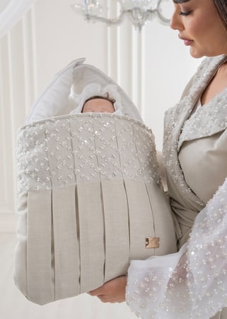 مجموعة الإستقبال الفاخرة من اللون البيج باضافة التطريز الراقي