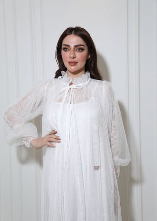 Feminine royal robe set