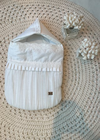 مدس اوف وايت  للجنسين