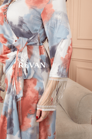 فستان بتصميم مميز وأنيق