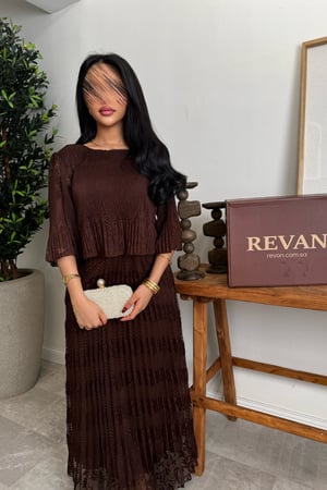 فستان عيد طويل تصميم أنثوي راقي بإحساس فاخر من ريڤــان