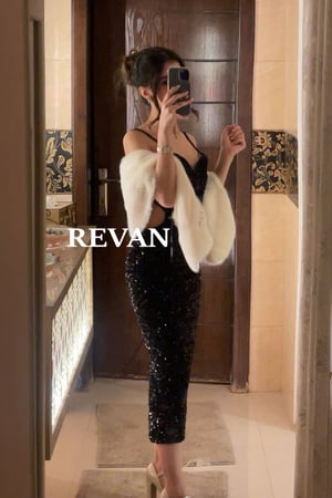 فستان سهرة ضيق ترتر من ريڤــان