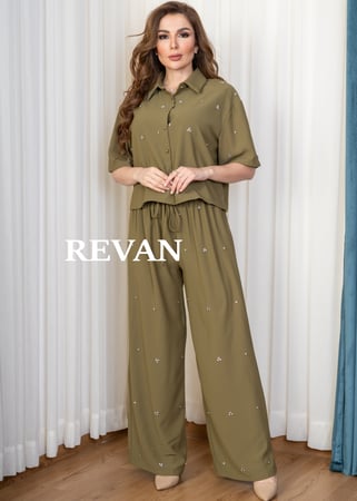 طقم أنيق بلمسات ناعمة لإطلالة كاجوال فخمة