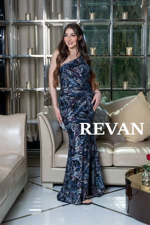 فستان سهرة مطرز بالترتر الملون