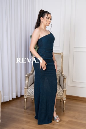 فستان سهره بكتف واحد وقصة جذابة