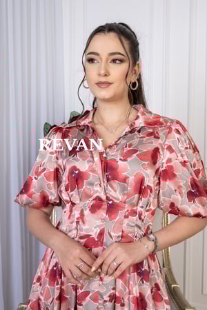 فستان تركي مطبع واسع بقصة ميدي ناعمة