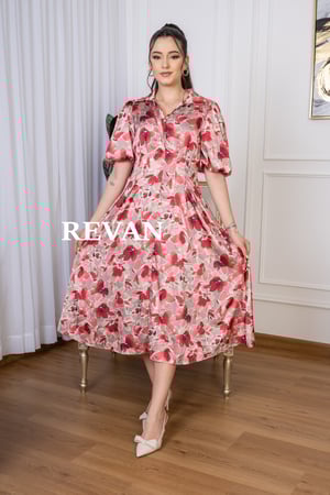 فستان تركي مطبع واسع بقصة ميدي ناعمة