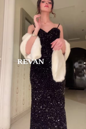 فستان سهرة ضيق ترتر من ريڤــان