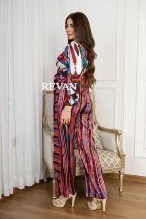 طقم انثوي راقي بالوان متداخلة من ريفان