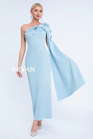 فستان سهرة فاخر بكتف واحد وتفصيلة كاب أنيقة من ريفان