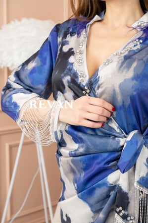 فستان بتصميم مميز وأنيق