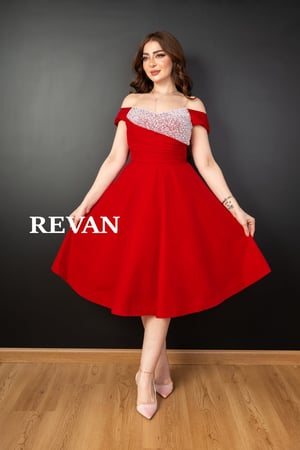 فستان شمواه مرصع باللول على الصدر