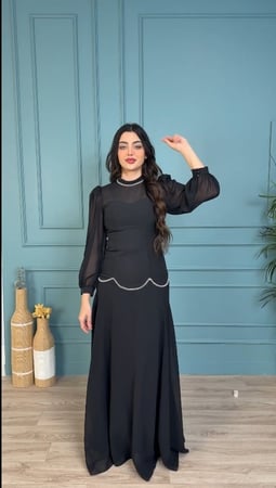 فستان عيد طويل بتفاصيل كريستال خصر أناقة راقية من ريڤــان