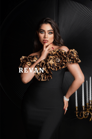 فستان سهرة أسود بتفاصيل أنيقة