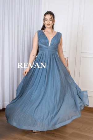 فستان سهرة فخم بقصة ناعمة وانسيابية