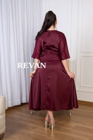 فستان تركي ناعم ميدي بقصة كلاسيكية