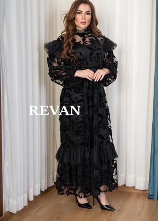 فستان فاخرة بتصميم مخملي