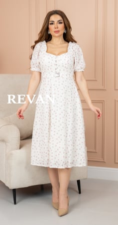 فستان  بتفاصيل أنيقة لإطلالة كلاسيكية ناعمة