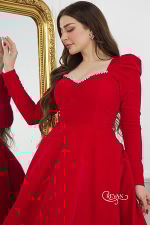 فستان ميدي باكمام طويلة