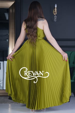 فستان طويل ستان كسرات بكتف واحد