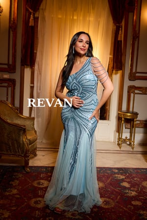 فستان سهرة مطرز بنقشة هندسية وكتف واحد مزين