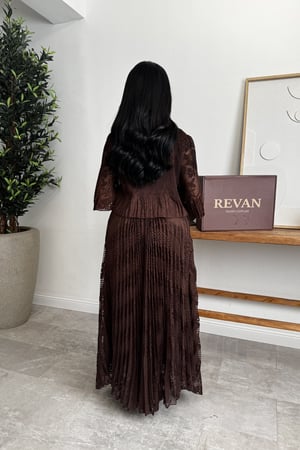 فستان عيد طويل تصميم أنثوي راقي بإحساس فاخر من ريڤــان