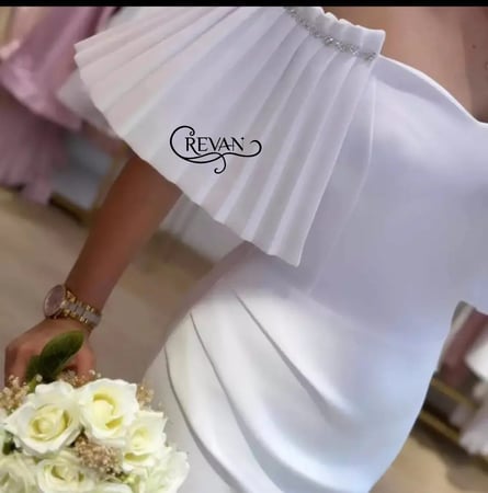 فستان ناعم ميد اوف شولدر بستايل بليسيه مختلف