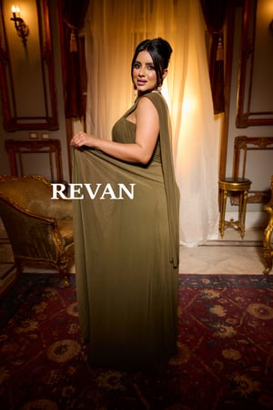 فستان سهرة ملكي بطيّات درابية متناغمة+شال