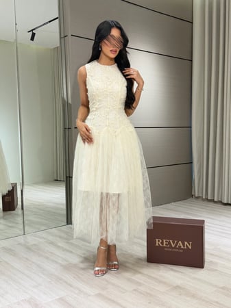 فستان عيد ميدي أنيق بتطريز ناعم من ريڤــان