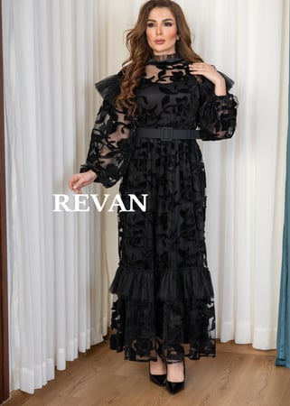 فستان فاخرة بتصميم مخملي