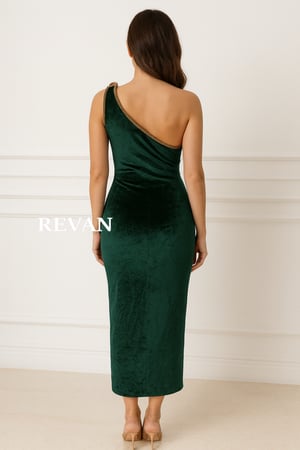 فستان ميدي فاخر من ريڤــان زيتي مخملي بكتف واحد مع تفصيلة ذهبية