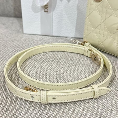 Lady dior micro bag ليدي ديور مقاس مايكرو لامع